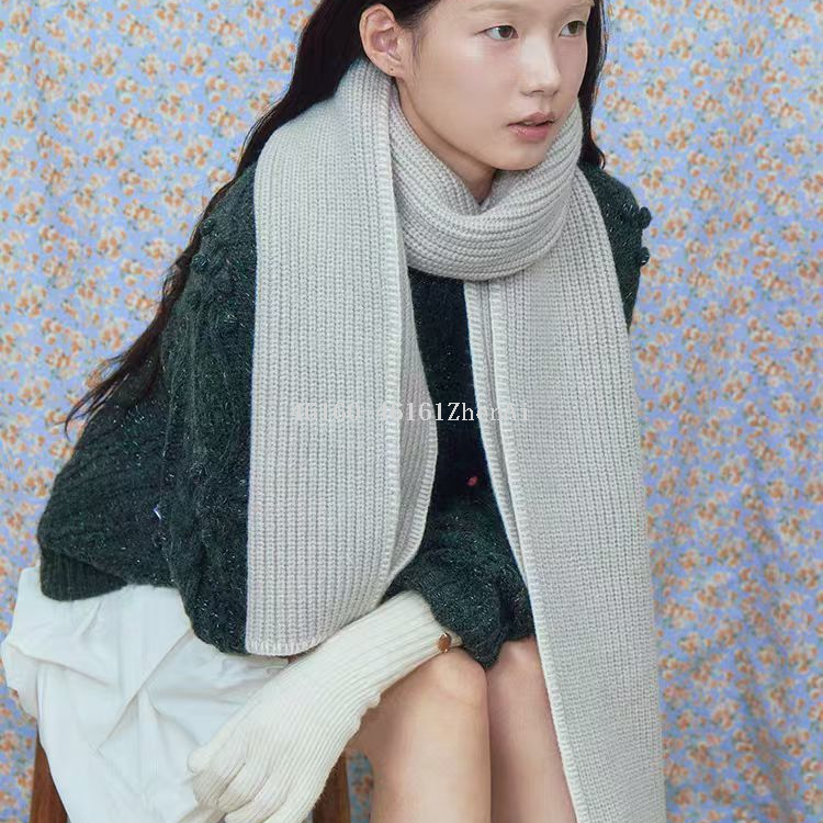 A two-piece set of Korean-style knitted scarves and gloves for cross-border export e-commerce live-streaming supply chain Item Picture