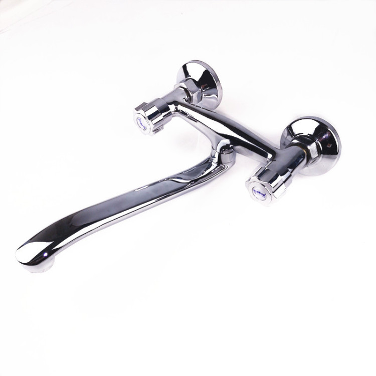 水龙头/五金龙头花洒/水龙头北美/小水龙头/小熊贴防溅水龙头白底实物图