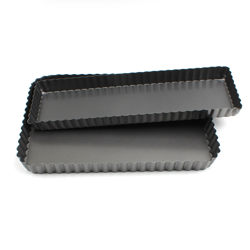 Square cake mold with lace and live bottom, large carbon steel baking tray, thickened non-stick chrysanthemum pie tray, baking mold for home use Application Scenario