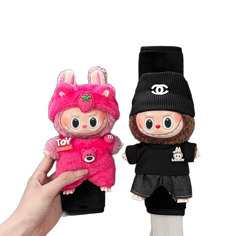 A pair of creative, cute and high-end decorative car seat belt shoulder guards and bubu protective cases for a couple Application Scenario