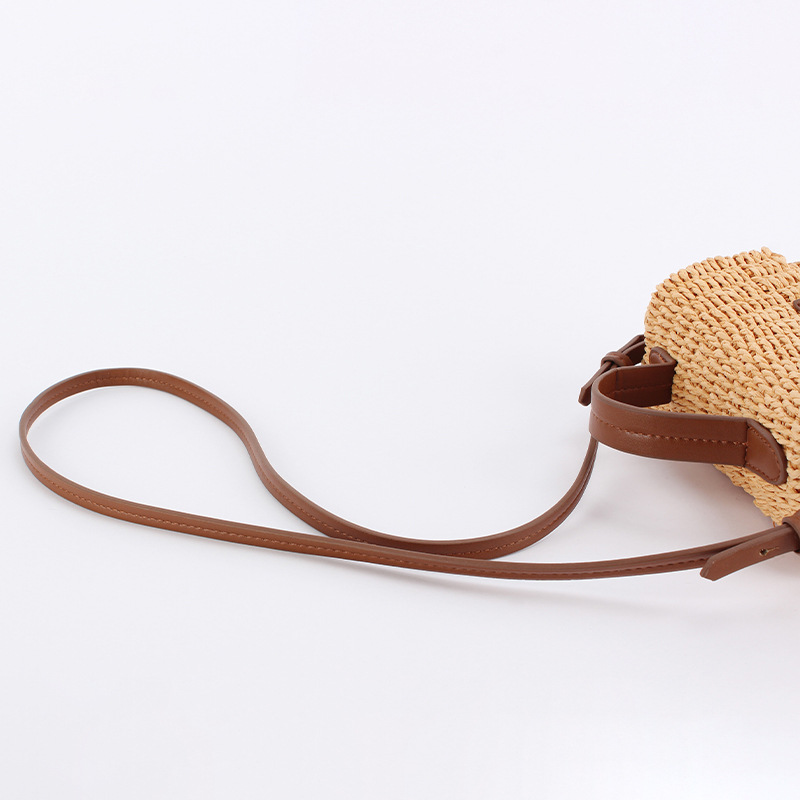One-piece delivery of a new French retro woven crossbody small square bag, a versatile daily casual bag for travel and seaside vacations Item Picture
