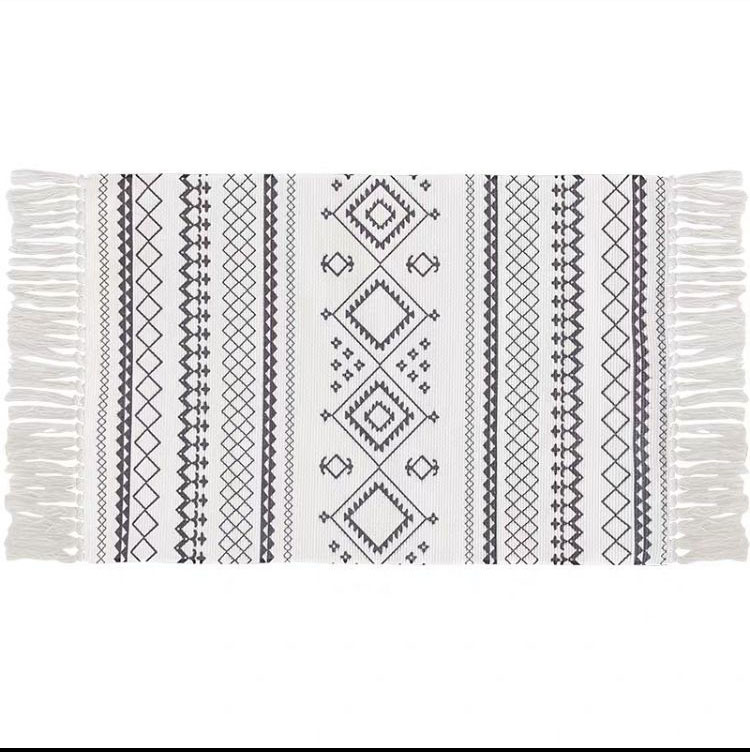 Nordic coffee table, cotton thread woven tassel floor mat, simple bedroom carpet, bedside blanket, living room bay window mat, office Application Scenario