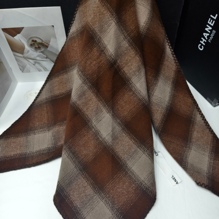 Export scarf wholesale e-commerce live streaming Korean British-style fringed triangular scarves supply chain supply Specification image
