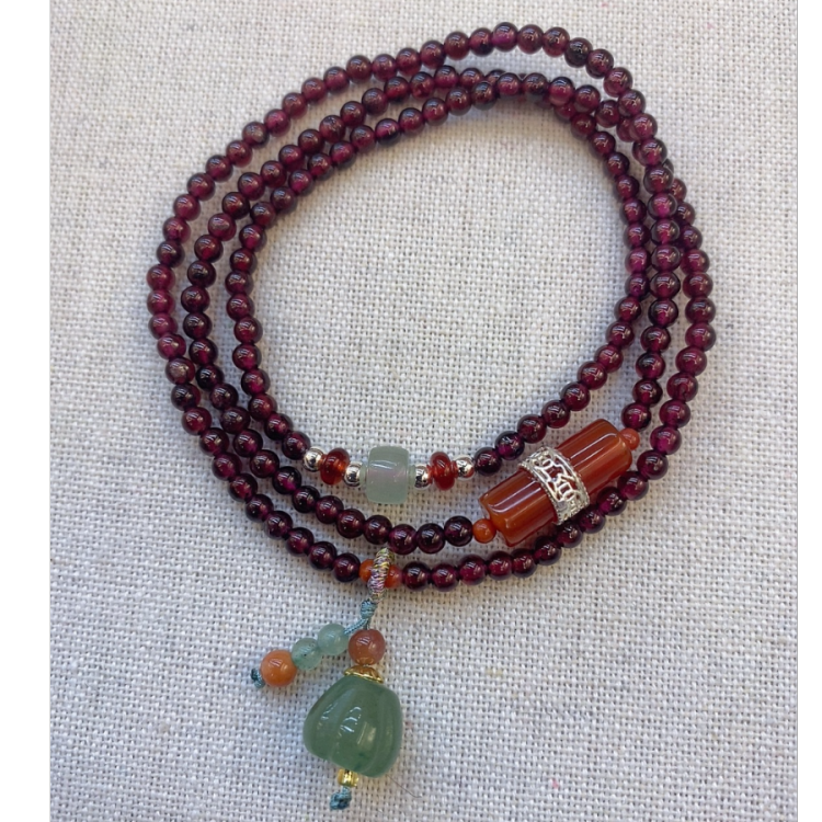 Natural garnet bracelet, Hetian jade peace pendant, chalcedony gourd pendant bracelet, cinnabar auspicious cloud lock hand accessory details Picture