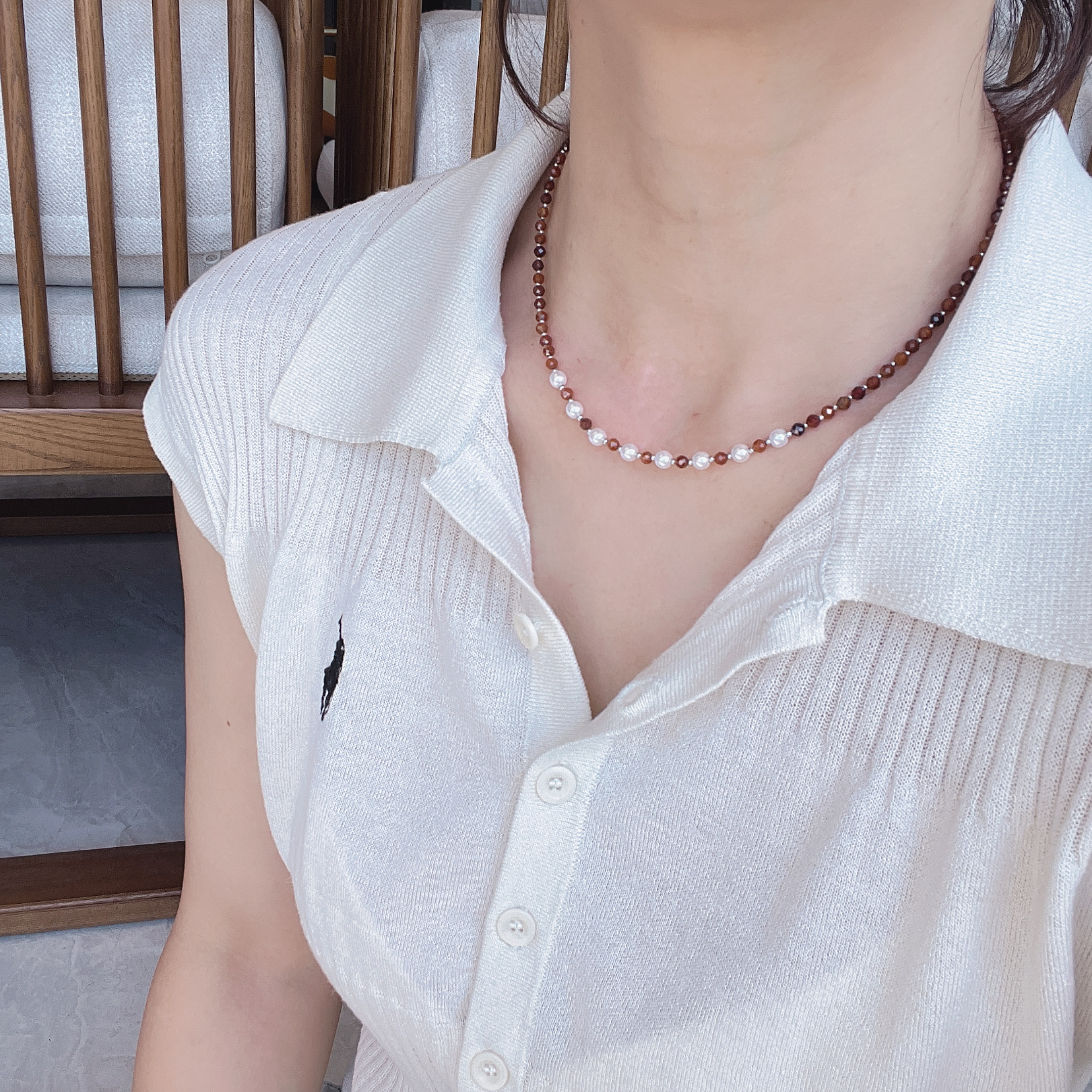 Yunyi Shijia Orange Pomegranate Natural Stone Necklace with beaded design, exuding a sense of high-end, understated luxury style, light luxury and niche collarbone chain, high cost performance, natural stone necklace details Picture