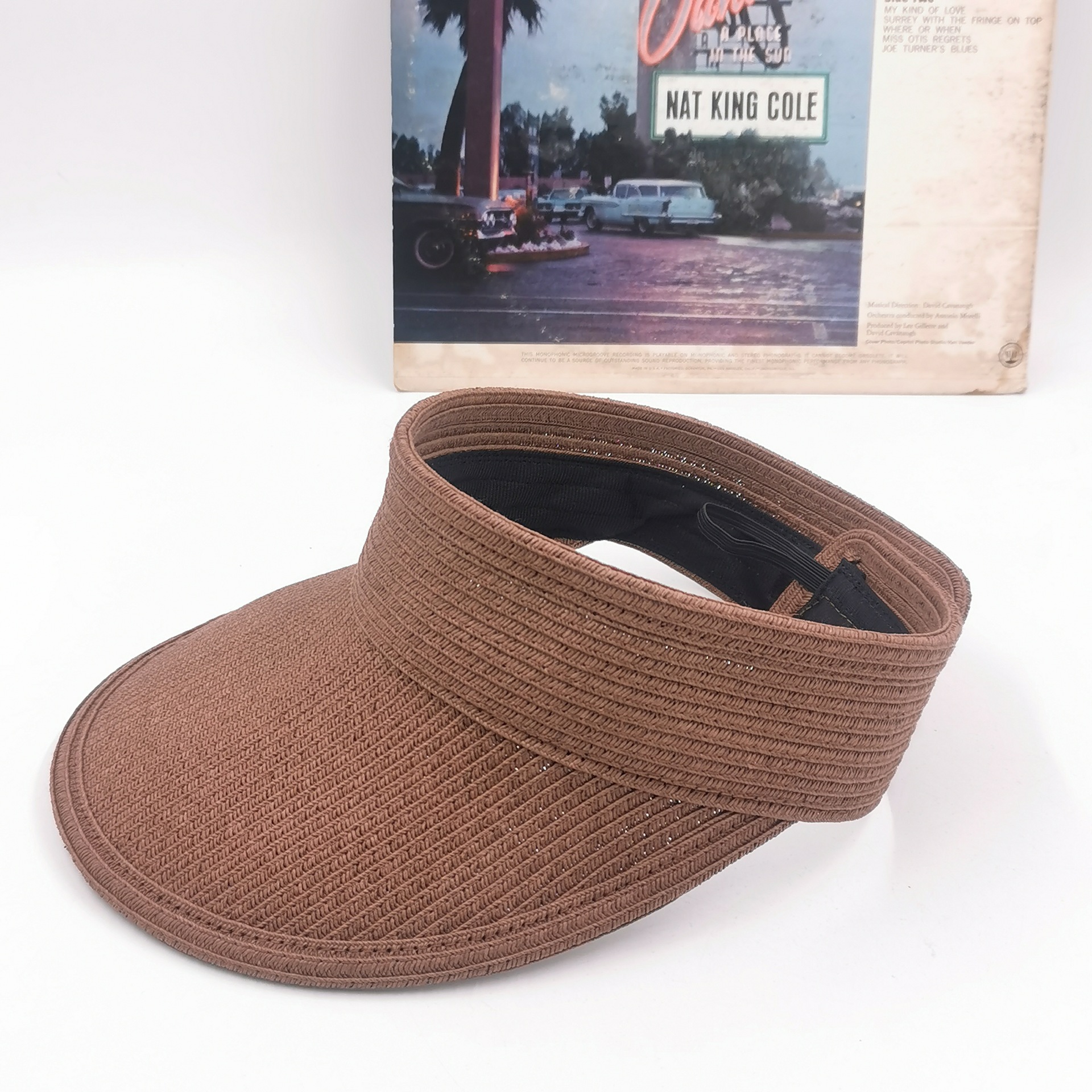 Wholesale of women's spring and summer sky hats, men's running casual sun hats, outdoor adhesive patterned sun protection and shade hats Application Scenario