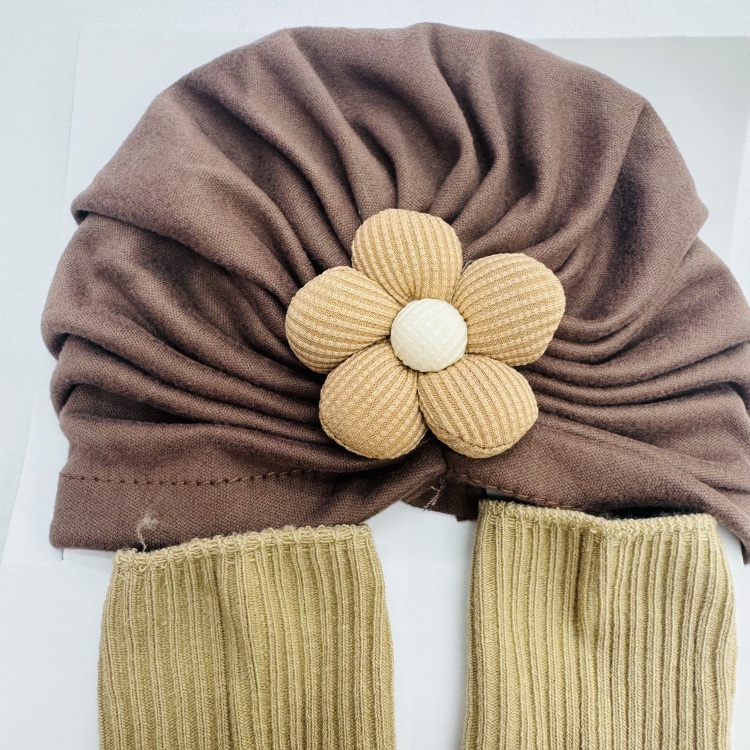 New baby hat sock set, thin and cute European and American flower-embroidered long socks, baby Indian fetus hat cover Application Scenario