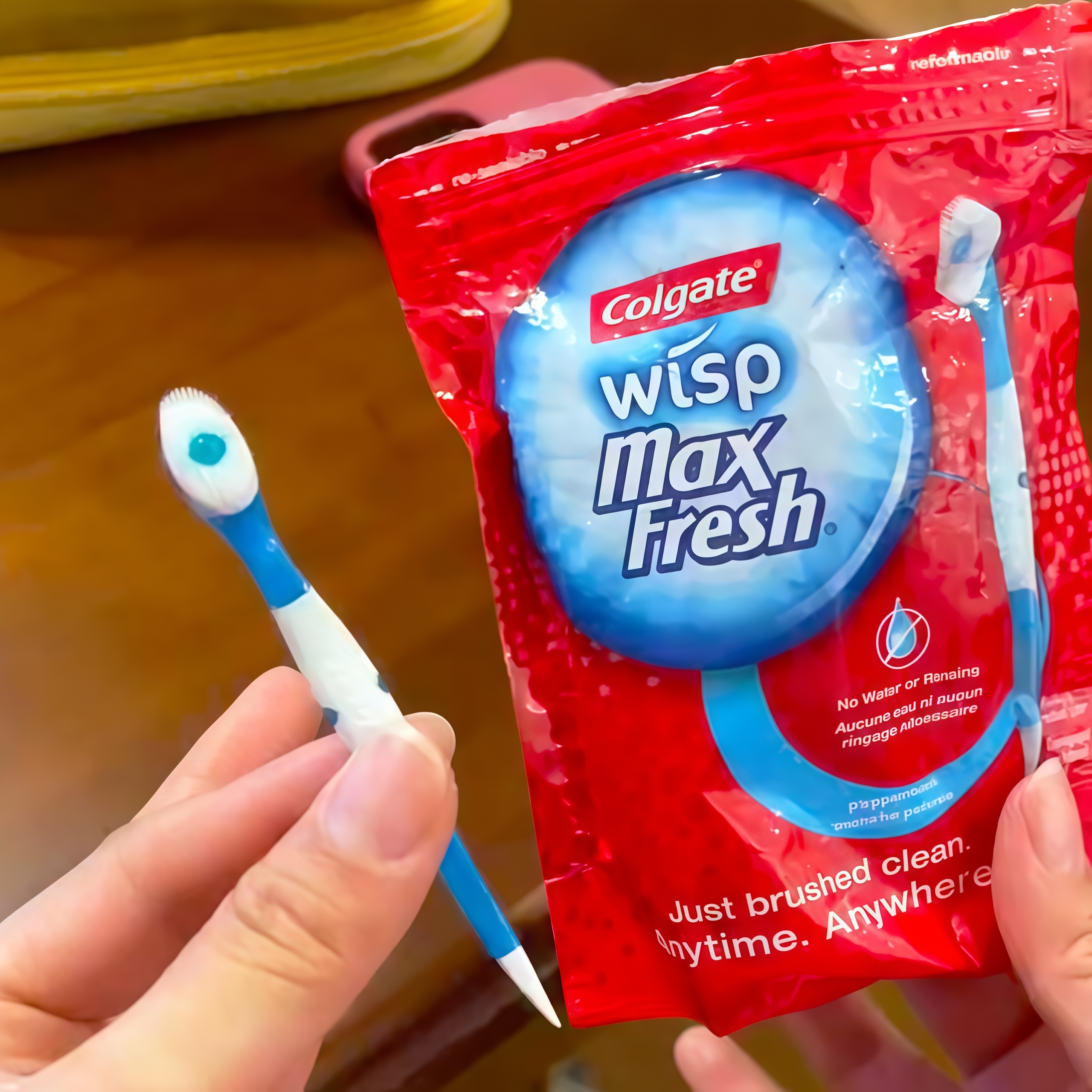 【 Travel Essentials 】 Disposable toothbrush with popping beads mini toothbrush, portable for brushing teeth in hotels, fresh breath details Picture