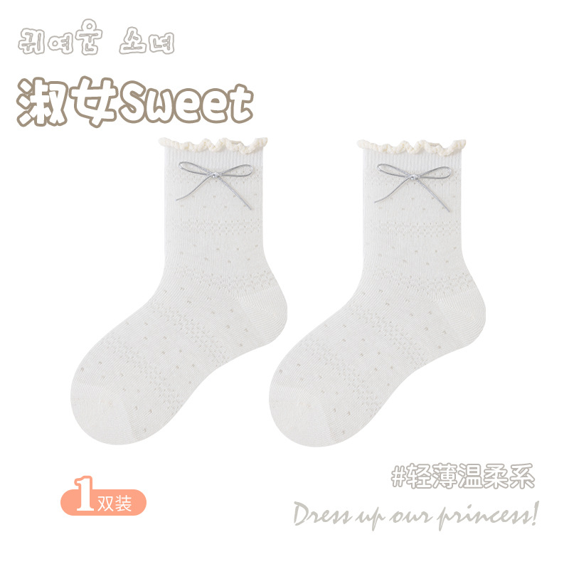 Children's cute mid-calf socks spring new collection solid color bow princess socks Girls black ear-trimmed bow socks Item Picture