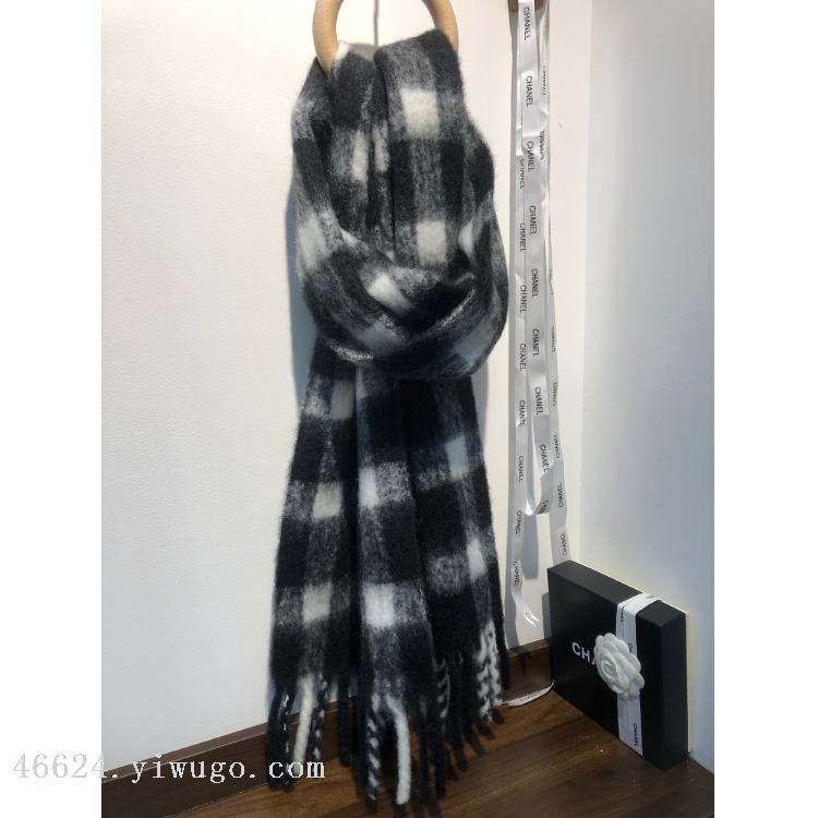 Wholesale of new in-stock cross-border export scarves with wool checks, e-commerce live streaming supply chain details Picture