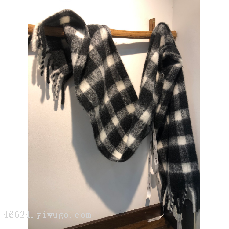 Wholesale of new in-stock cross-border export scarves with wool checks, e-commerce live streaming supply chain