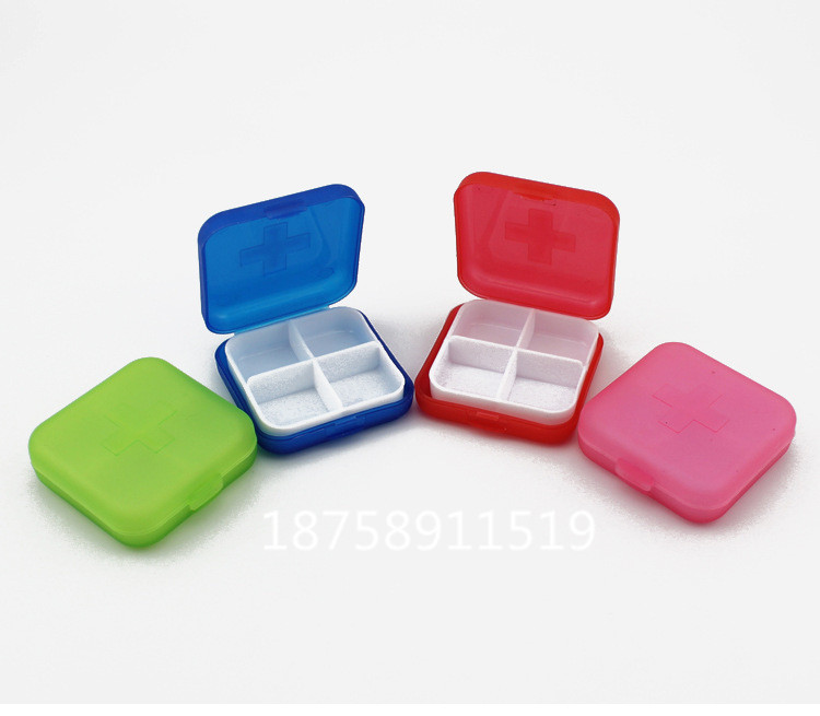 The new plastic medicine box is thickened, frosted, with a cross four-compartment layout. It is packaged in a kraft paper box and can be printed with a logo Application Scenario