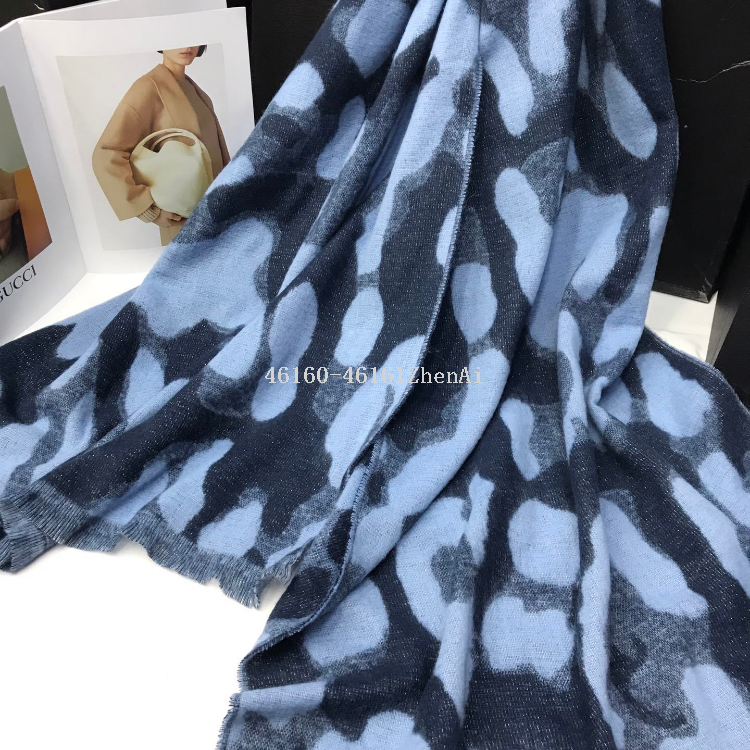 Nuevos modelos de pedidos bufanda transfronteriza al por mayor comercio electrónico en vivo pequeñas cantidades en stock jacquard de seda brillante patrón de leopardo suministro de la cadena de suministro details Picture