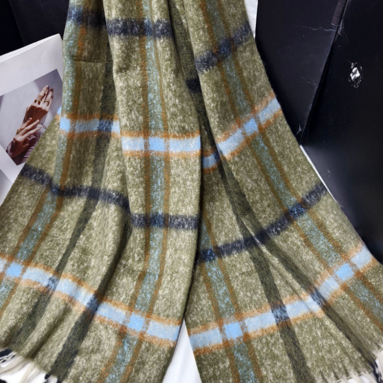 Cross-border wholesale of scarves, e-commerce live streaming, supply chain, new velvet check pattern Specification image