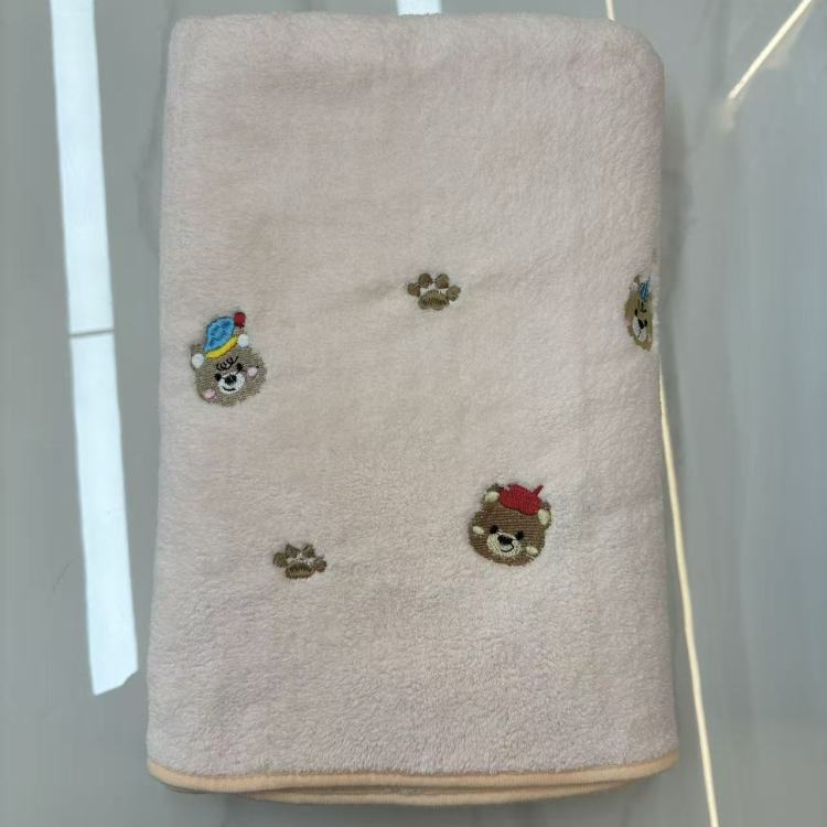 Plain embroidered bear head bath towel 70*140cm plush comfortable towel, large-sized household bathrobe Application Scenario