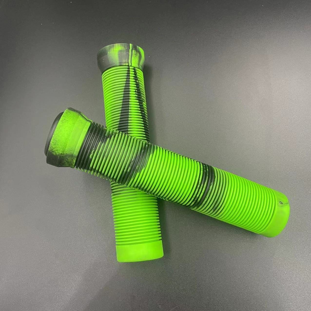 Bicycle handlebar covers, mountain biker handlebar single-sided locking handlebar covers, anti-slip shock absorption, folding biker handlebar straight-through handlebar covers Item Picture