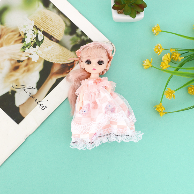 New cross-border Barbie keychain cartoon joint activity little girl key chain figurine Women's bag pendant Application Scenario