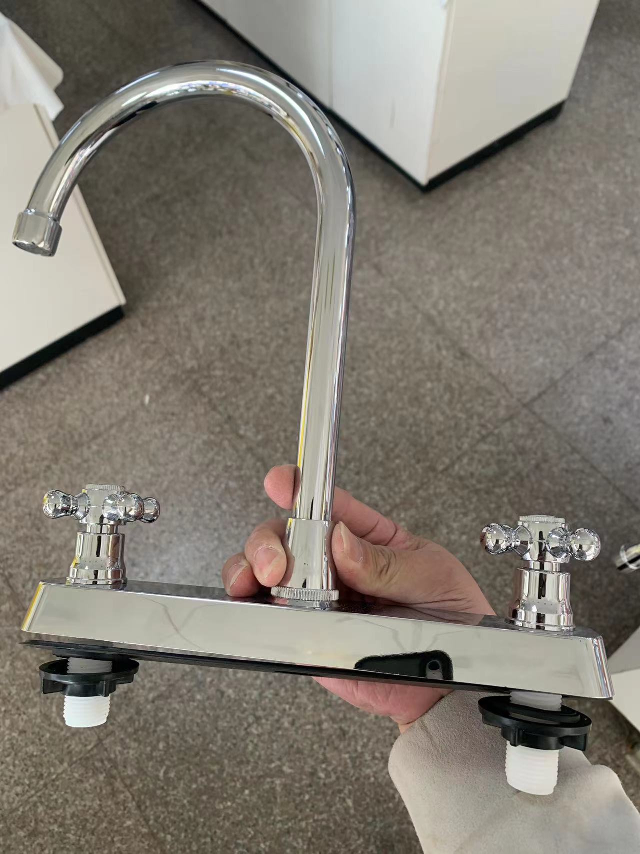 水龙头/水龙头北美/小熊贴防溅水龙头/洗手盆水龙头合金双联/卫浴产品图