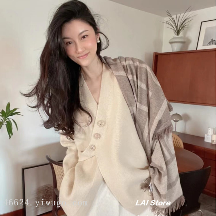 Cross-border scarf wholesale e-commerce live-streaming supply chain supply of the same style square scarves and shawls as TOT Application Scenario