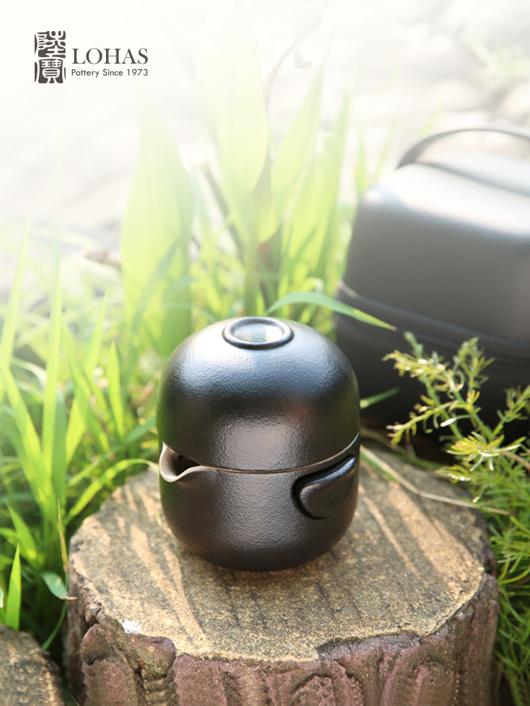 The Lubao flagship store has changed its mind to offer portable travel tea sets, including a pot, a cup, and a quick guest cup ceramic tea set details Picture
