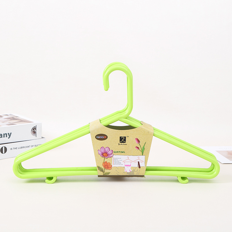 衣架/折叠衣架/塑料衣架/木质儿童衣架/衣服架子白底实物图