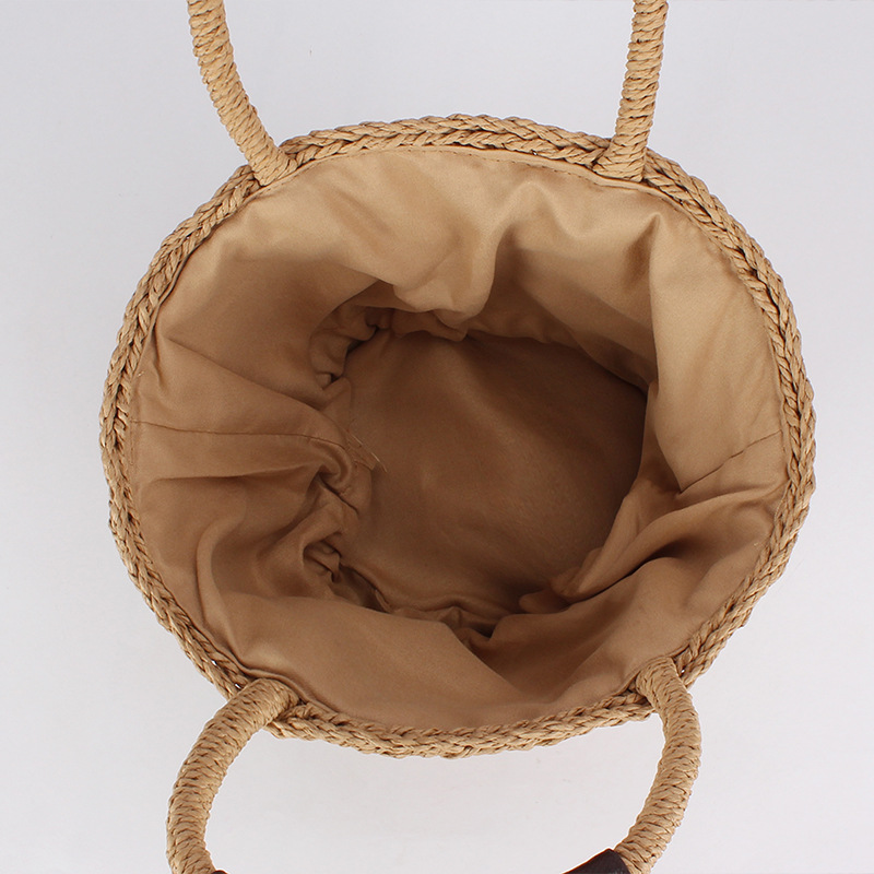 مجموعة صغيرة من النساء من أجل رحلات الاستجمام اليومية اليومية Specification image