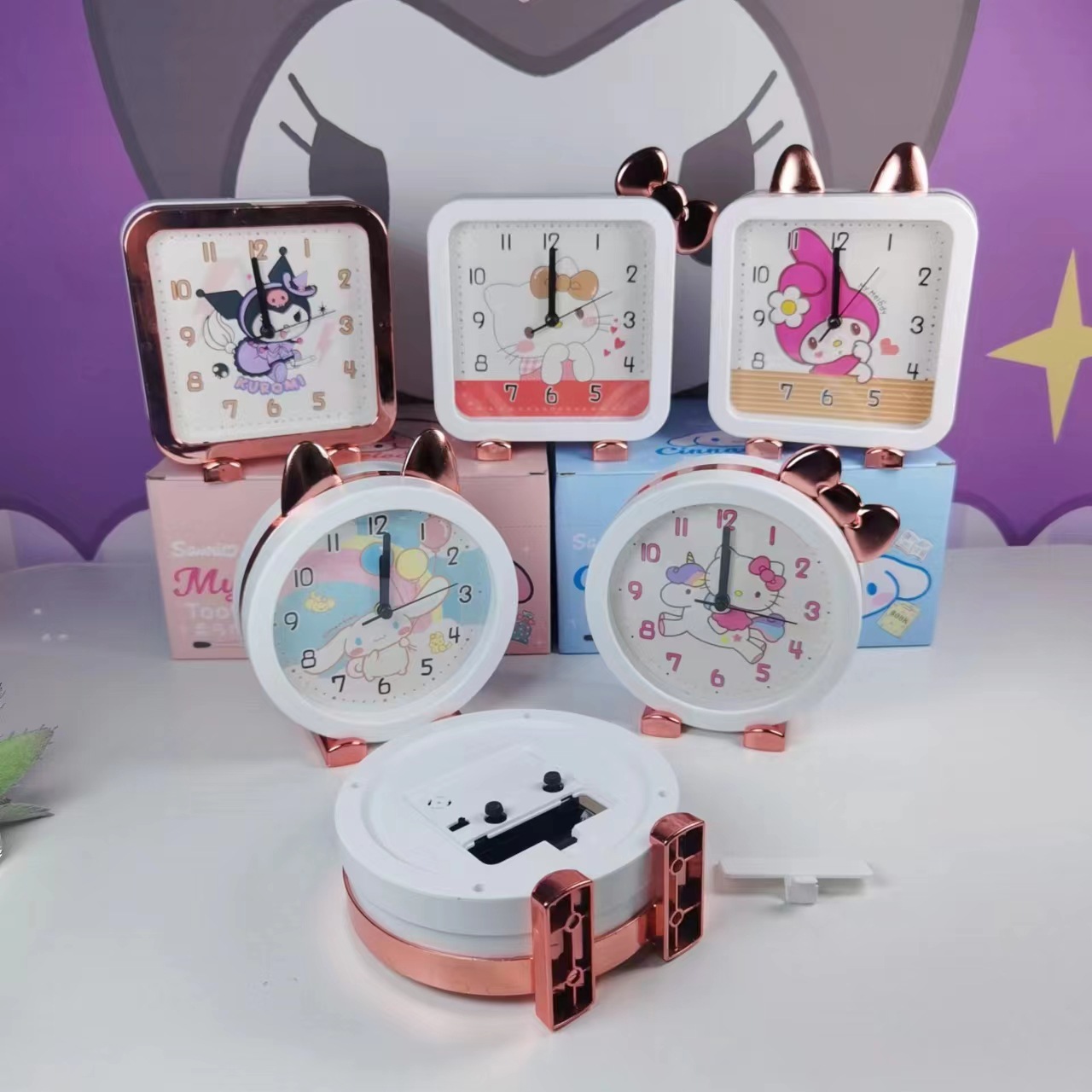 跨境新款创意卡通库洛米三丽鸥卡通闹钟学生卧室超静音懒人台钟产品图