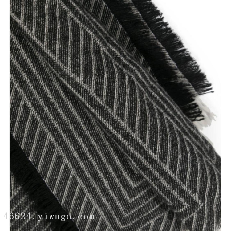 Cross-border wholesale e-commerce live streaming supplies the same style of fringed letter square scarves and large shawls as TOT, with chain supply Application Scenario