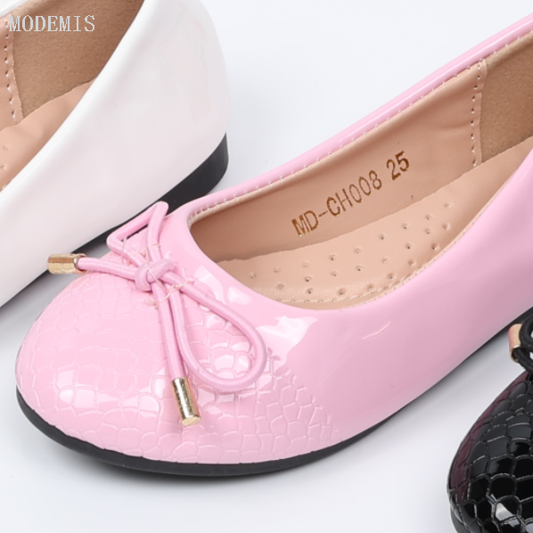 STOCK外贸新款批发浅口单鞋 平底女鞋夏季广州时尚工艺鞋通勤鞋白底实物图