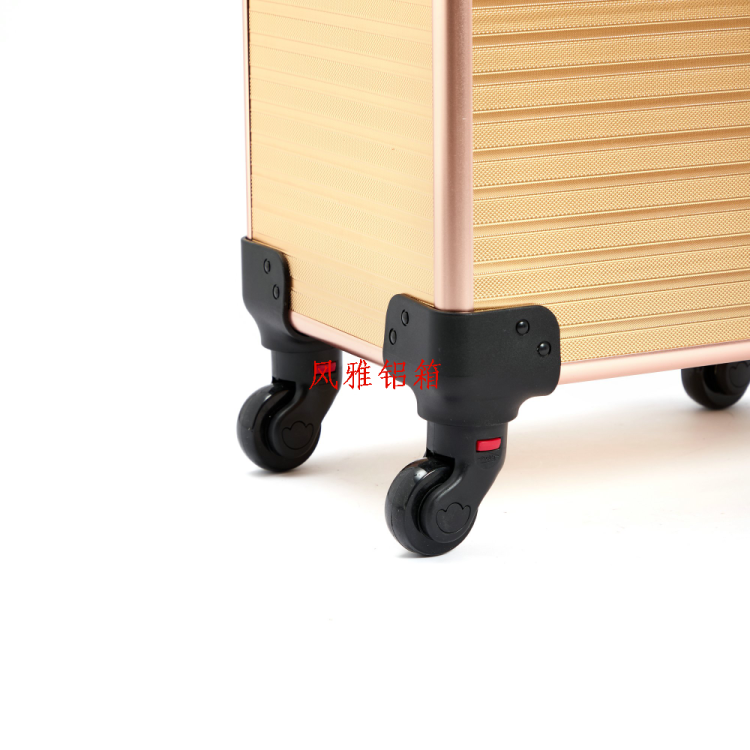 行李箱/电动行李箱/帆布行李箱/行李箱登机箱/旅行箱白底实物图