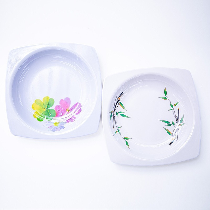The Summer Love series melamine tableware set features a variety of printed porcelain square plates and bowls. It is thick and durable full figure