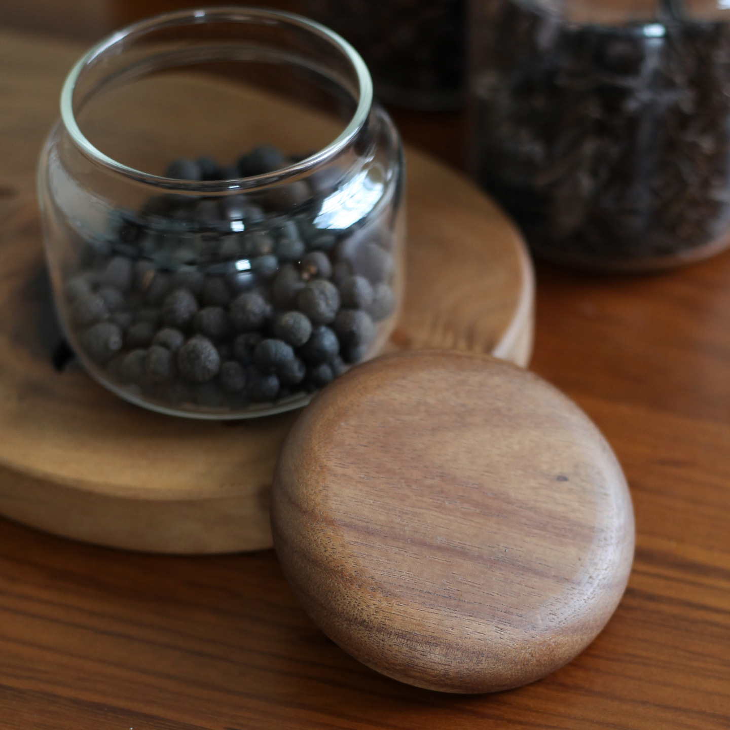 Small mini storage jars, round tea and dried tangerine peel jars, coffee powder and coarse grain glass sealed storage bottles wholesale details Picture
