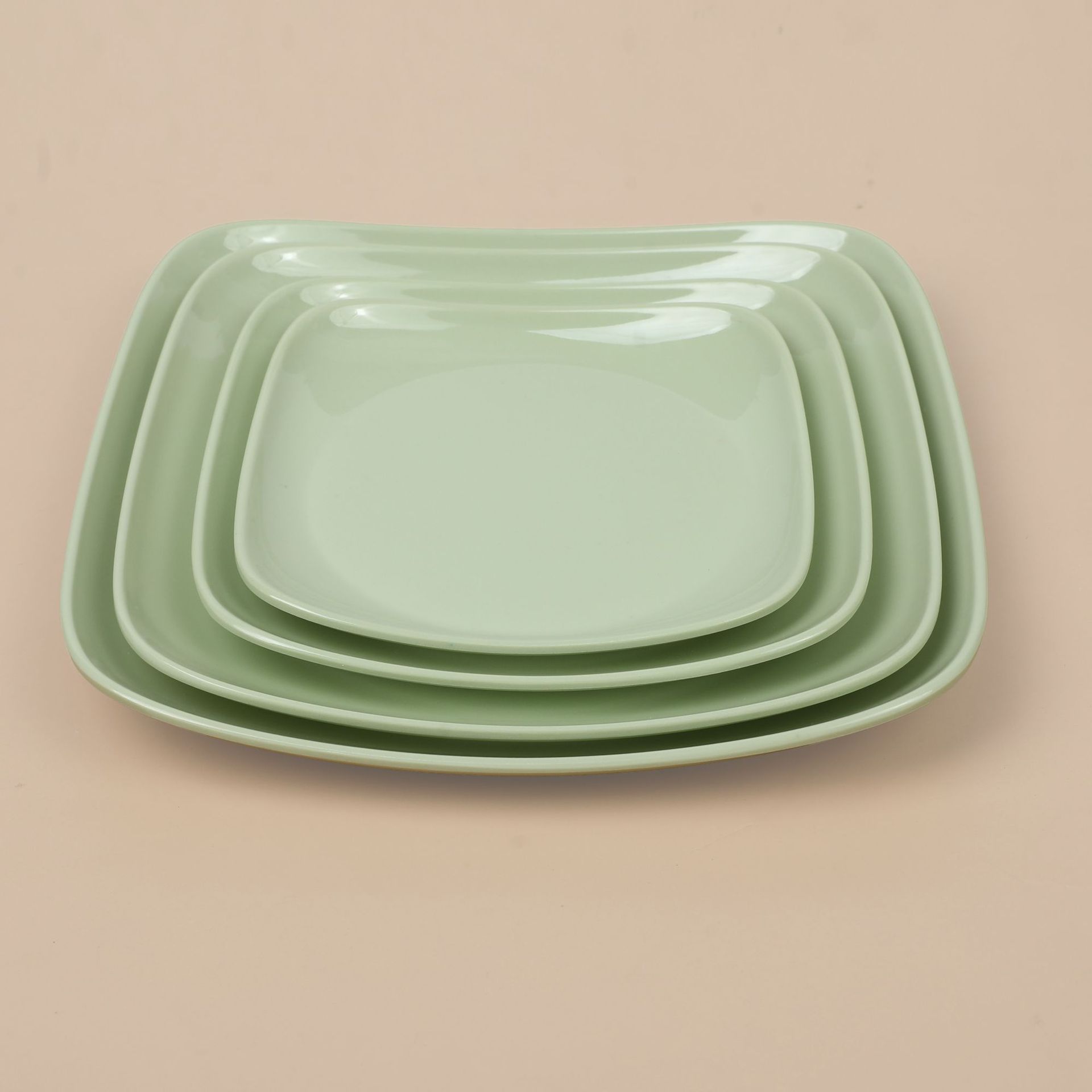 Colorful red, green, blue and yellow fruit and vegetable plates for export, hotel and household use, melamine tableware with a ceramic-like texture, round full figure