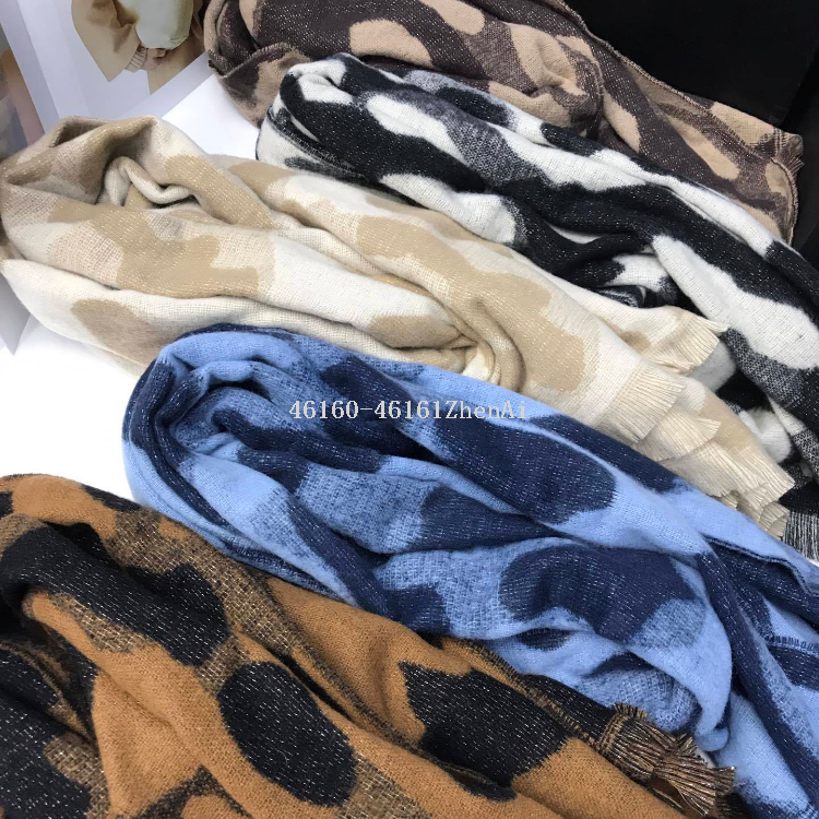 Nuevos modelos de pedidos bufanda transfronteriza al por mayor comercio electrónico en vivo pequeñas cantidades en stock jacquard de seda brillante patrón de leopardo suministro de la cadena de suministro Application Scenario