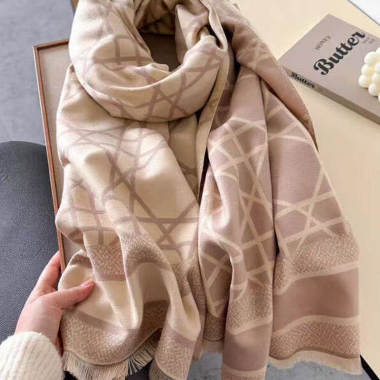 Wholesale of new high-speed jacquard hexagonal checkered cross-border scarves, e-commerce live streaming supply chain, in-stock scarves