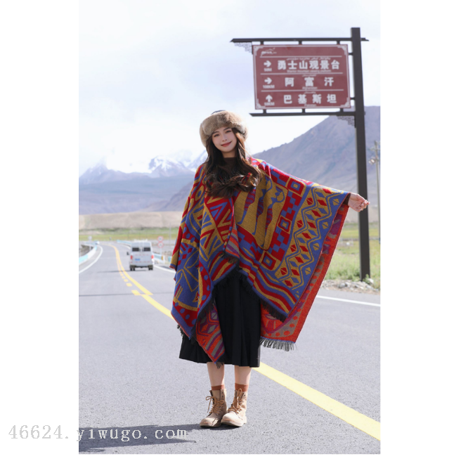 A new cross-border Bohemian ethnic style cape with a hat and slit cape shawl Application Scenario