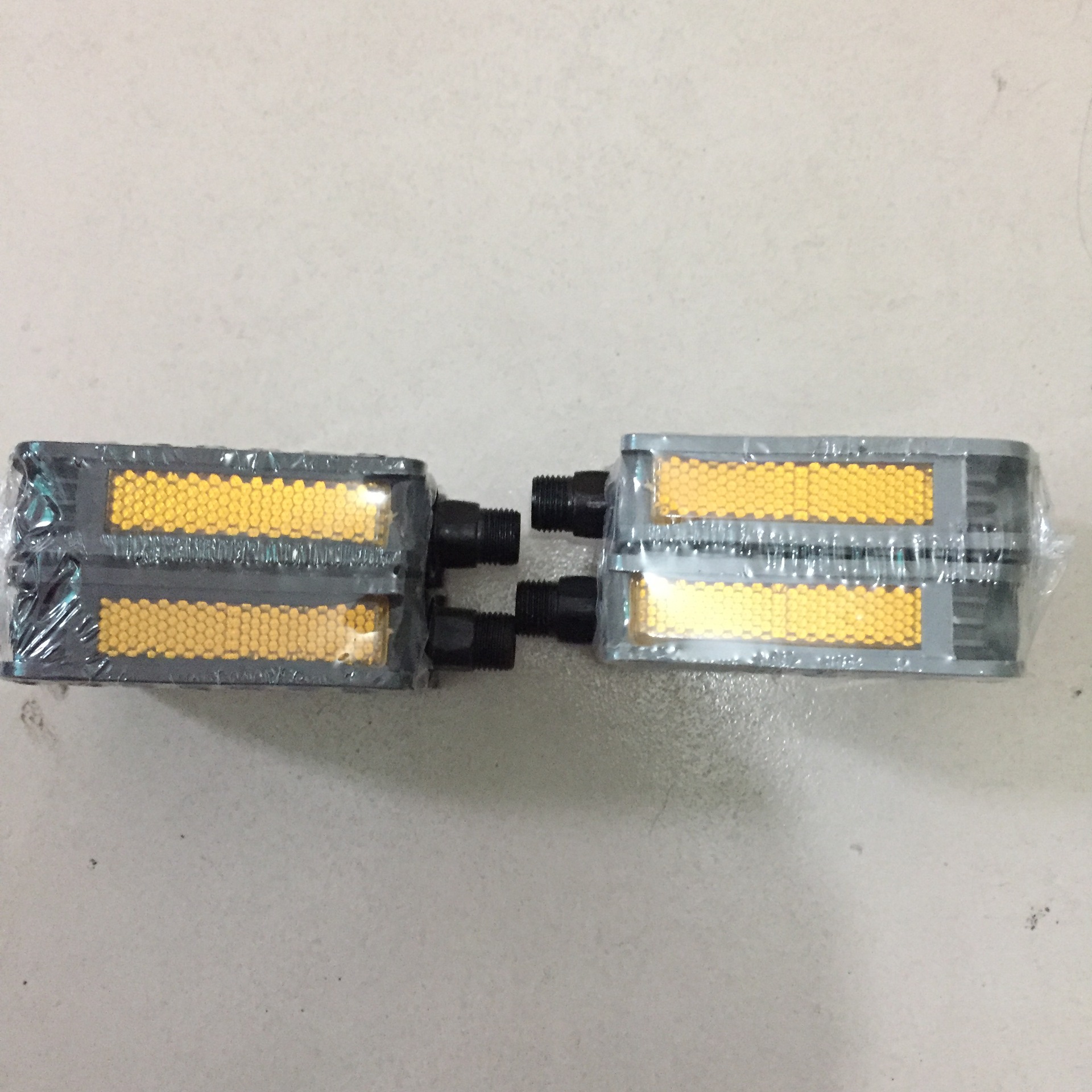 大量批发自行车脚踏板 塑料脚蹬山地车装备脚蹬子单车零配件细节图