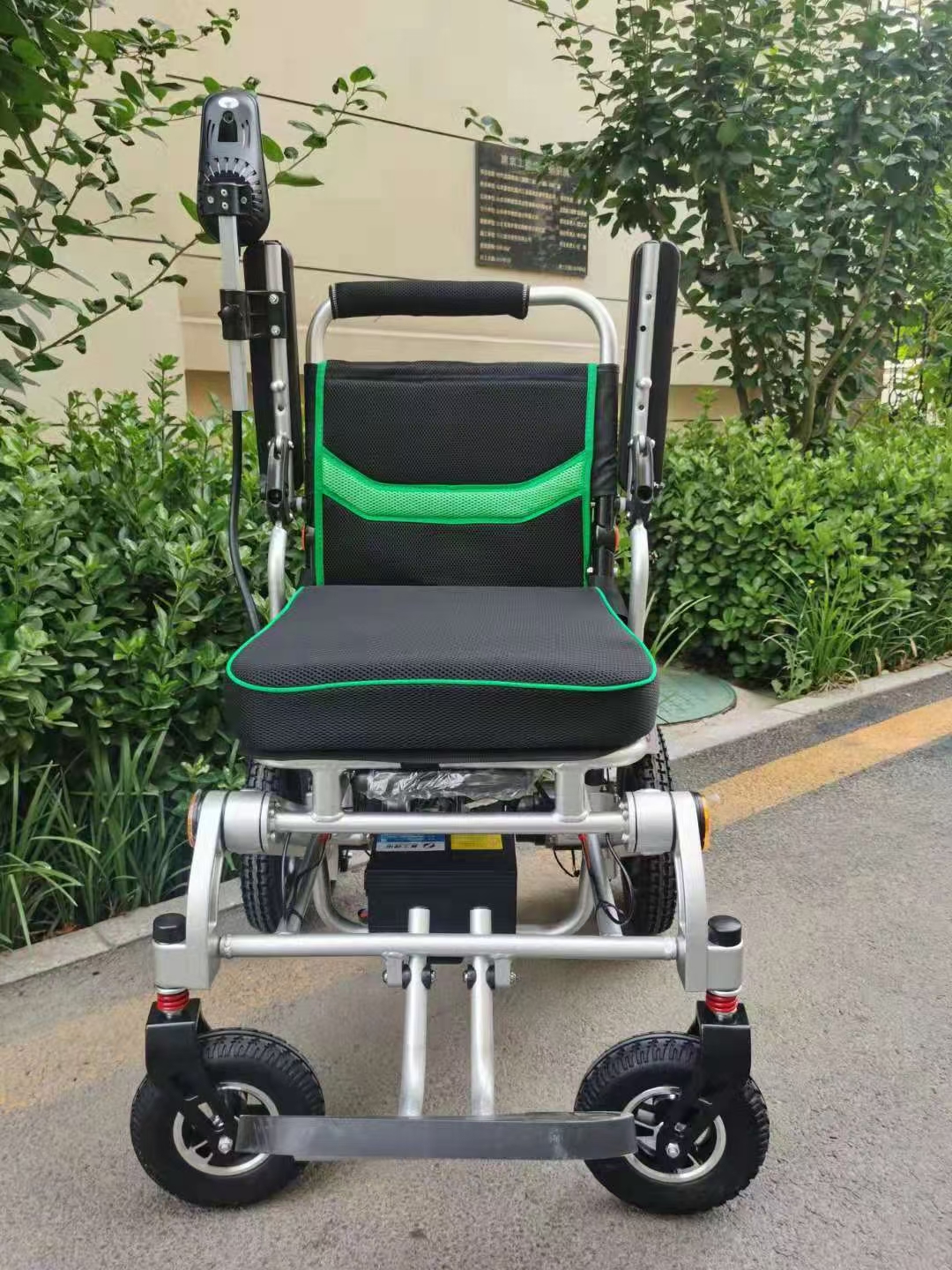 Elderly and disabled wheelchairs, electric wheelchairs, stainless steel wheelchairs details Picture