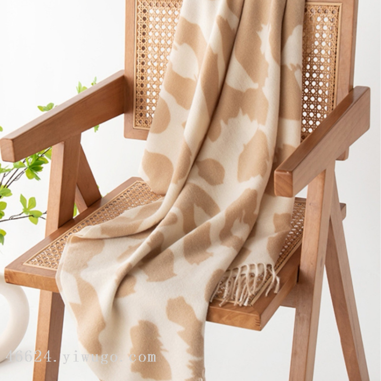Wholesale e-commerce live-streaming supply chain of new cross-border scarves with imitation cashmere prints, cow and leopard patterns Item Picture