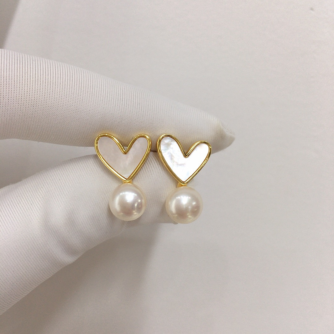 Natural pearl heart-shaped love ring, light luxury style, natural freshwater pearl, elegant girl, versatile earring jewelry wholesale, cute details Picture