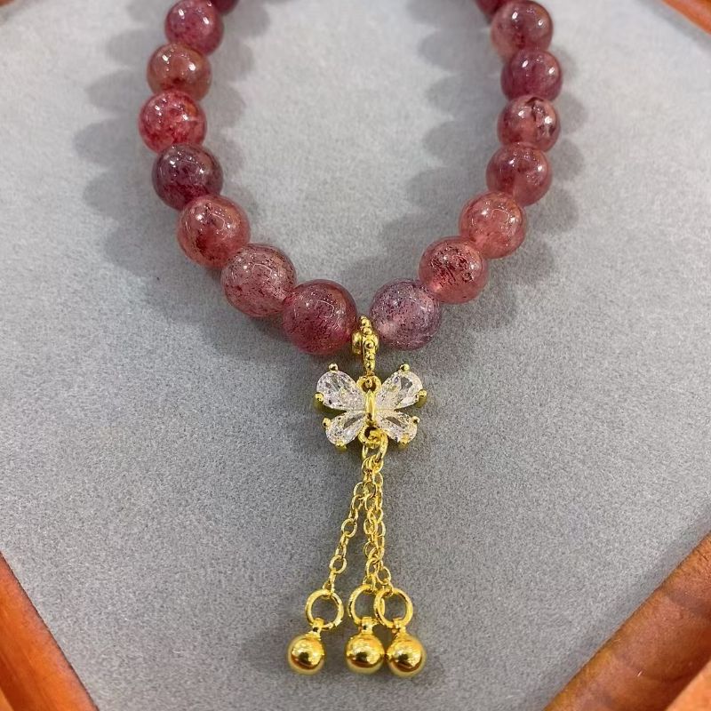 New Chinese-style natural strawberry crystal jade gourd bracelet, sweet and girlish ins bracelet, best friend Application Scenario