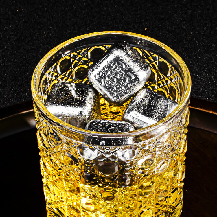Wholesale of creative whisky wine glasses, carved glass wine glasses, high-end appearance wine glasses, light luxury red wine glasses and beer glasses Application Scenario