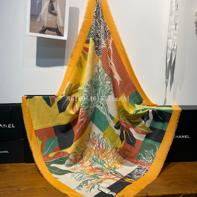 New cross-border export cash on delivery fashionable classic velvet printed square scarves, e-commerce live-streaming scarf wholesale supply chain Specification image
