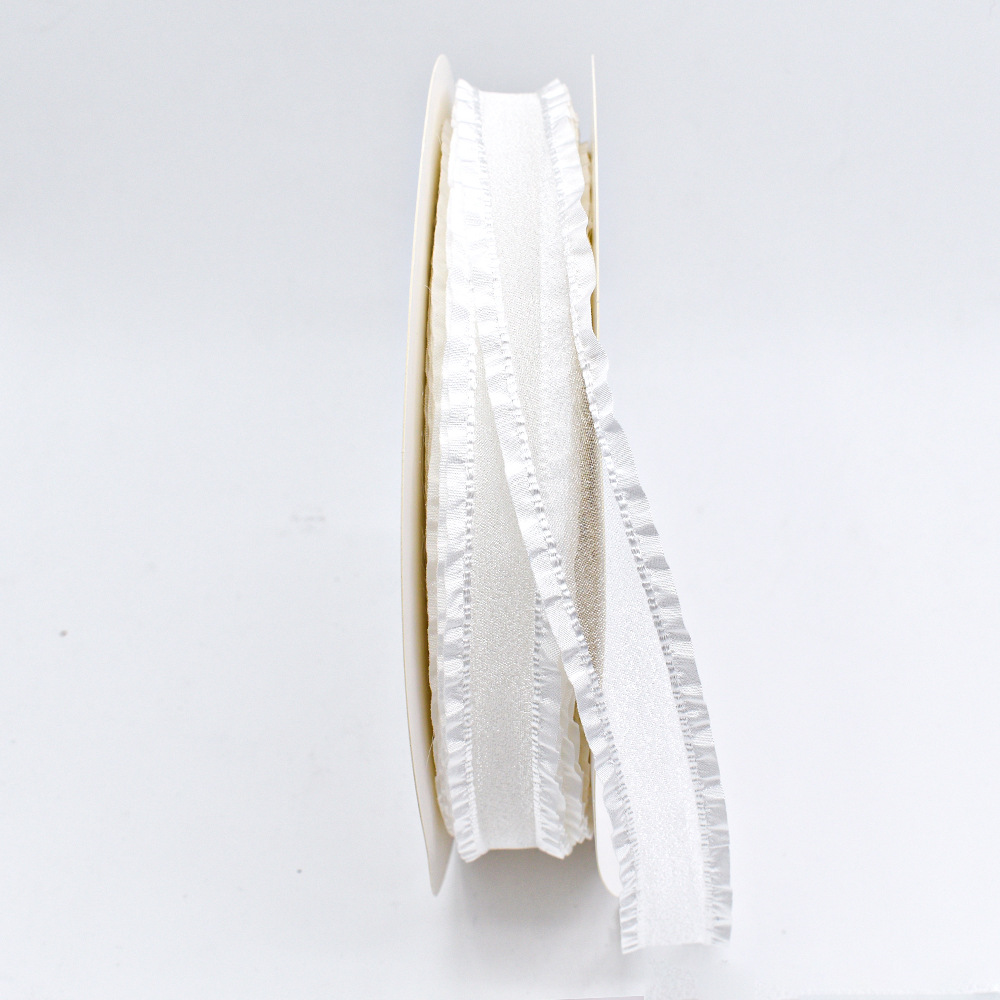 Wedding colorful ribbons, ribbon rolls, festival paper decorations, honeycomb balls, colored stripes, decals, wedding decorative items Application Scenario
