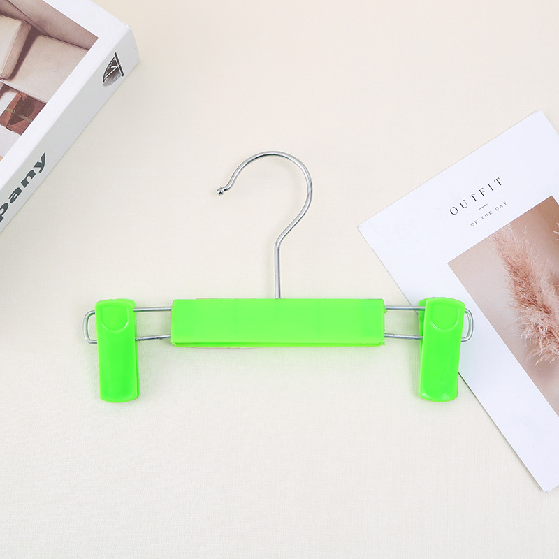 衣架/折叠衣架/塑料衣架/木质儿童衣架/衣服架子白底实物图