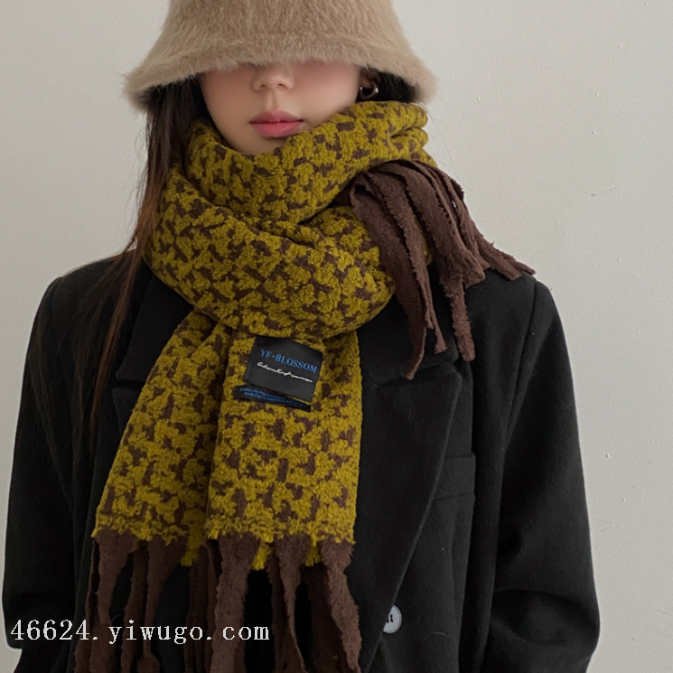 New cross-border wholesale e-commerce supply of retro checkered imitation cashmere scarves and leopard print scarves Specification image
