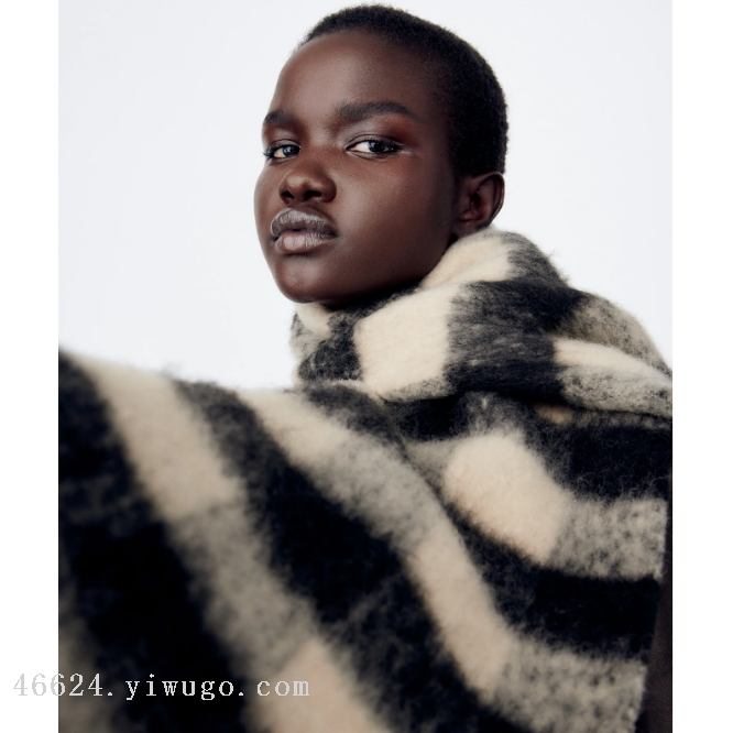 Cross-border scarf wholesale e-commerce live-streaming supply chain supply of black and white checkered thick beard scarves with bristled fur