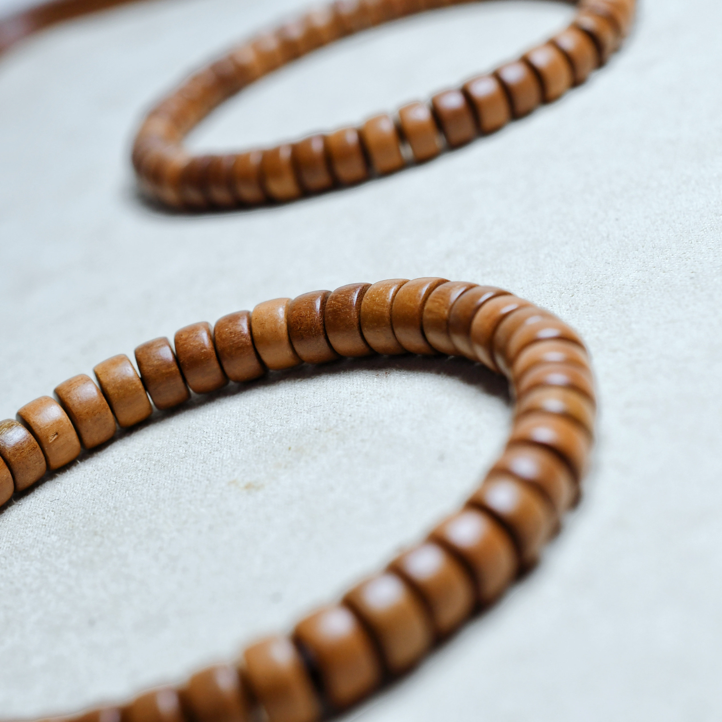 Peach wood bracelet with pills, exquisitely crafted round bracelet details Picture