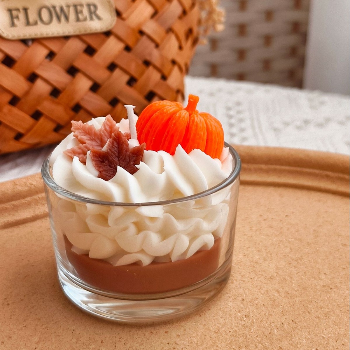 Strawberry cream scented candles as souvenirs, birthday gifts, decorative items, shooting props, simulation food toys, cross-border bestsellers Item Picture
