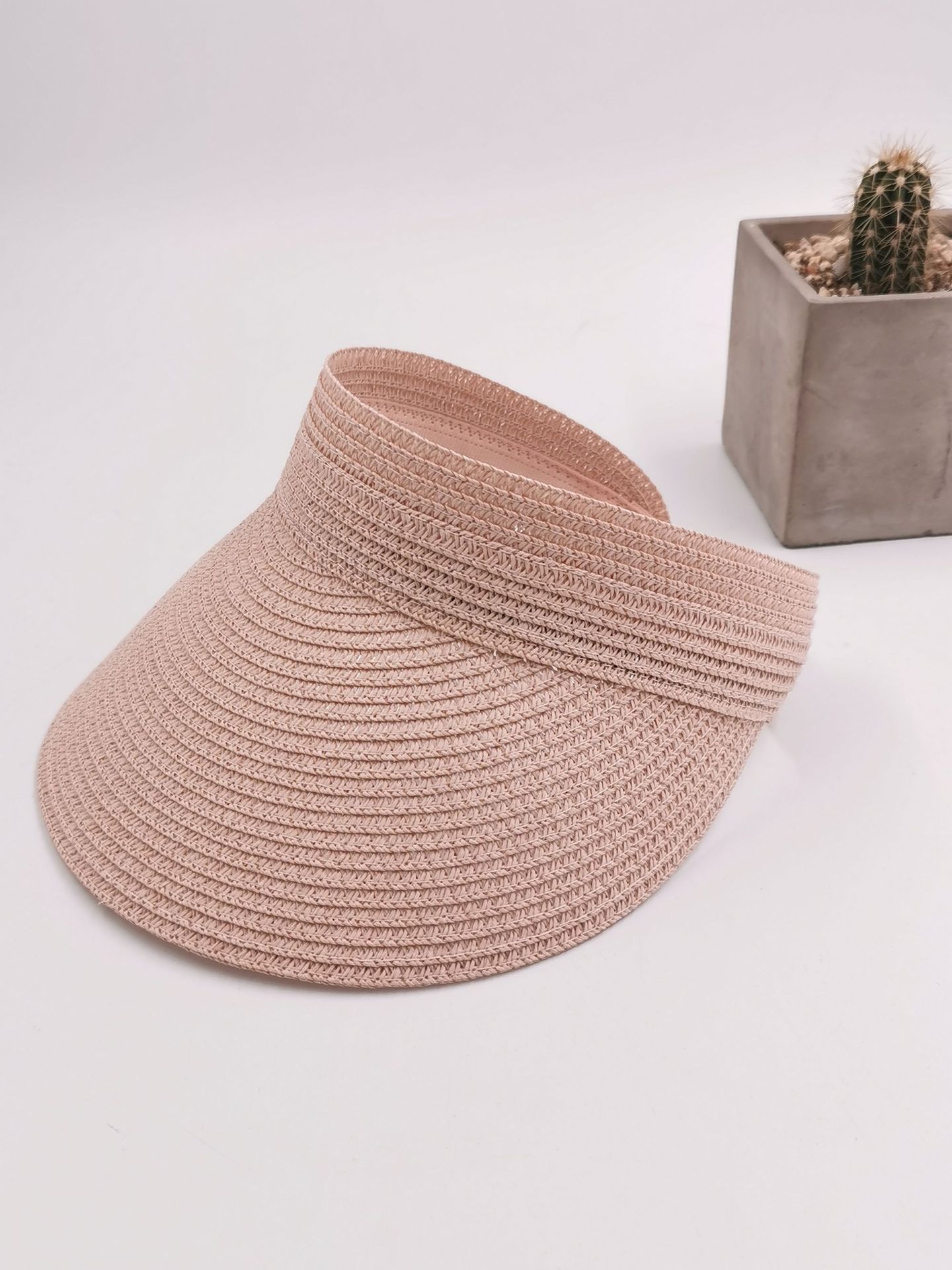In summer, it can be adjusted for both men and women to wear, with a moisture-proof and sunshade ceiling Specification image